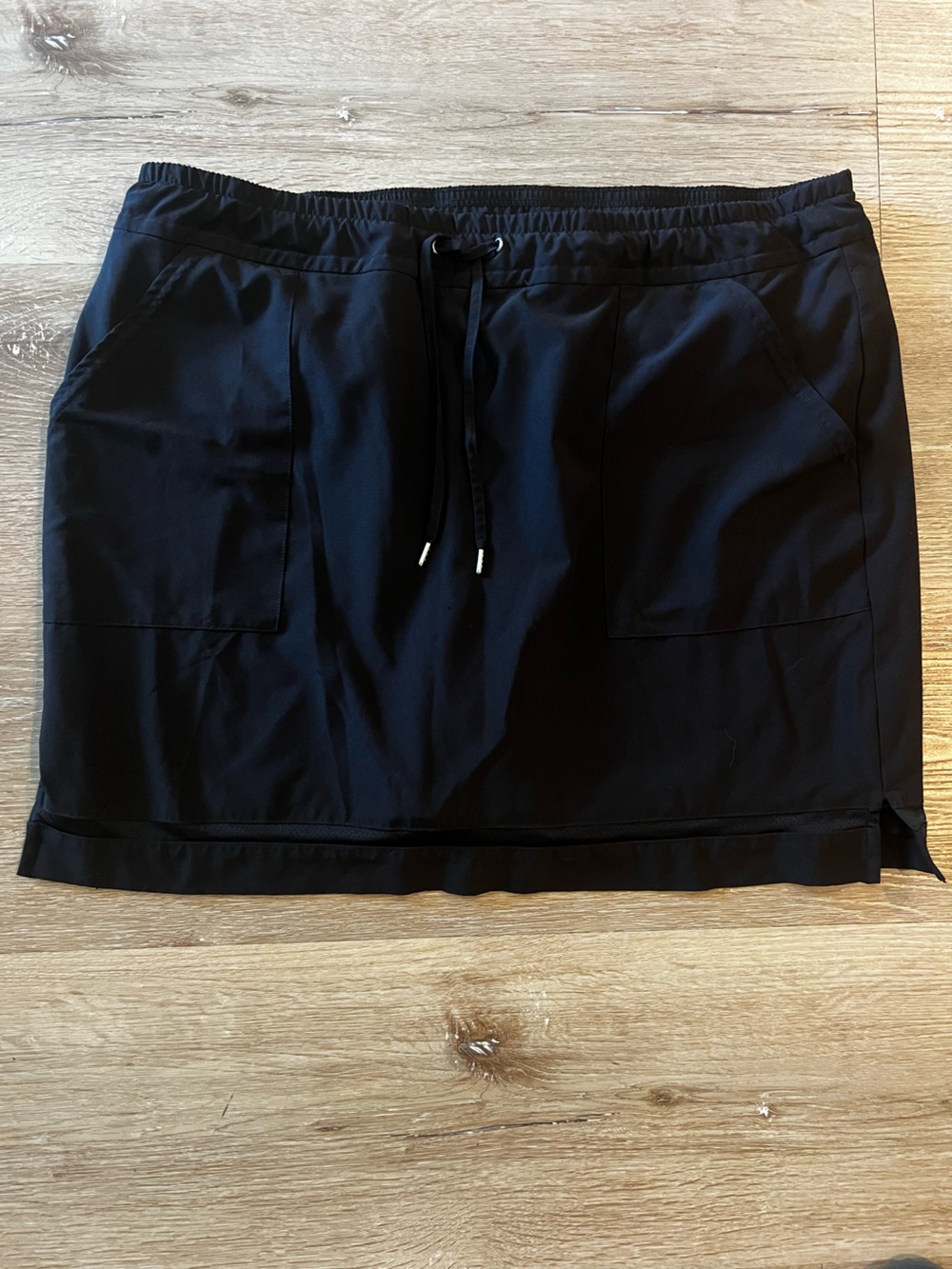 Zenergy by Chico's Black skort with Patch Pockets